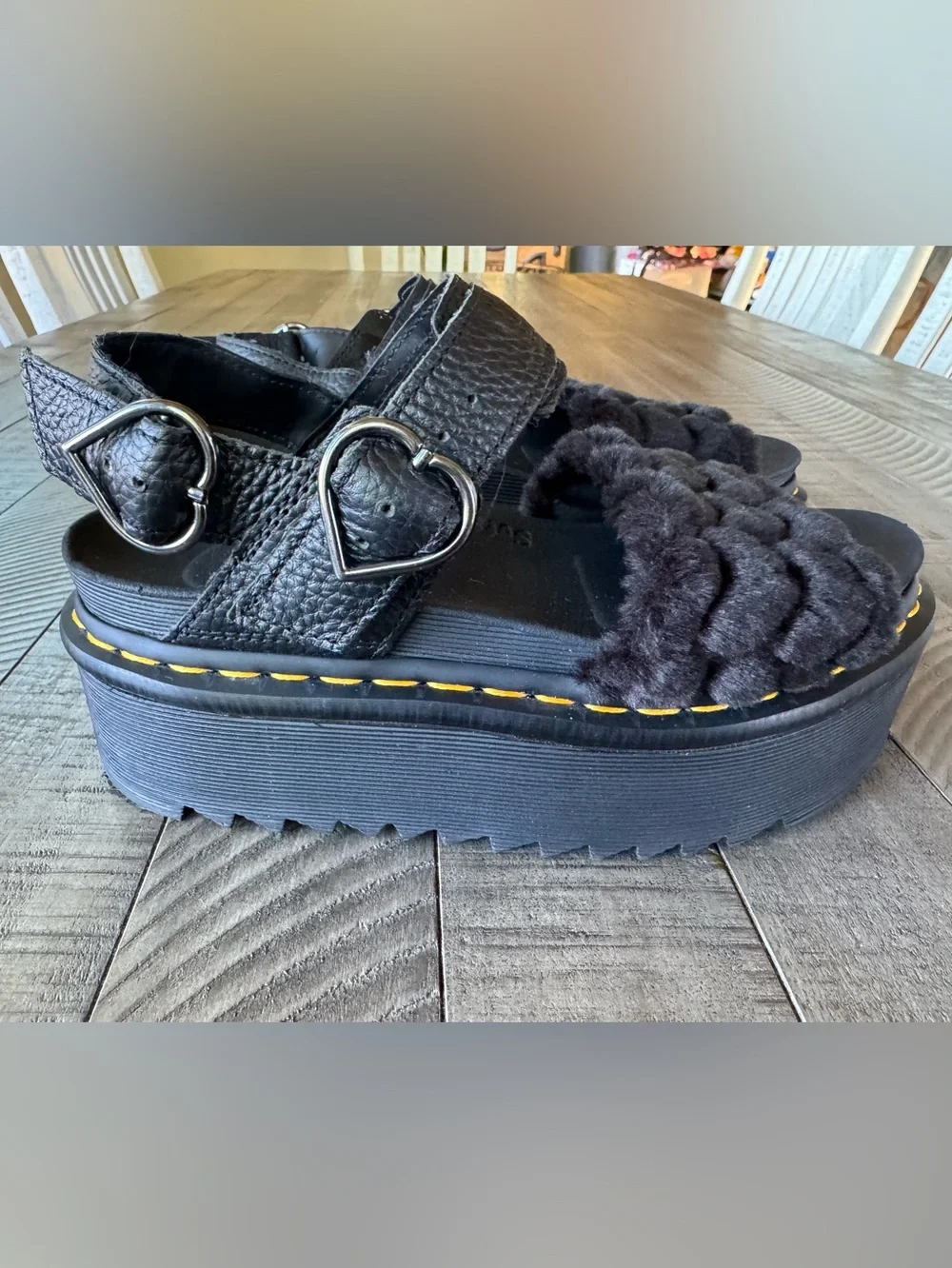 Dr. Martens Voss Quad Fluffy Faux Fur Platform Slide Sandals Women’s Size 7